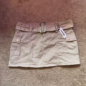 Garage cargo skirt